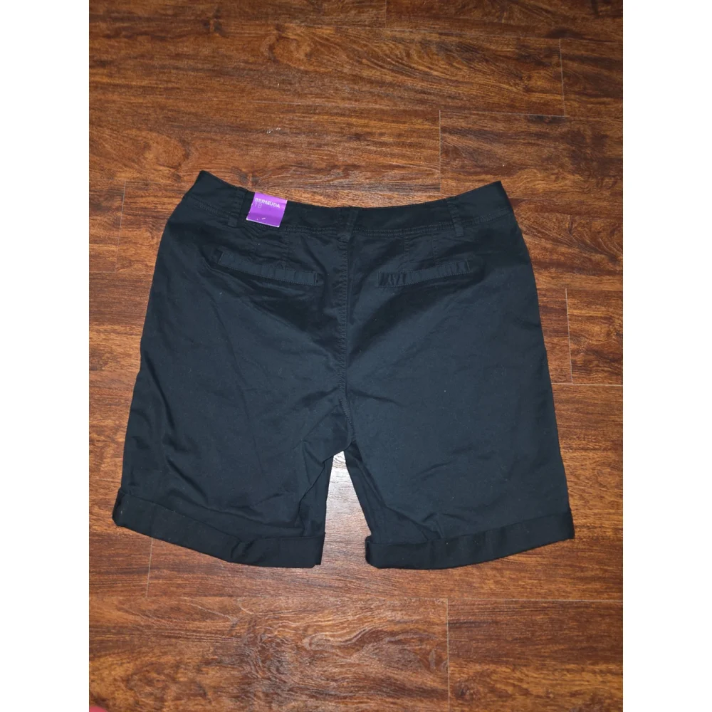 Lane Bryant Black Bermuda shorts size 18 NWT - Picture 2 of 4